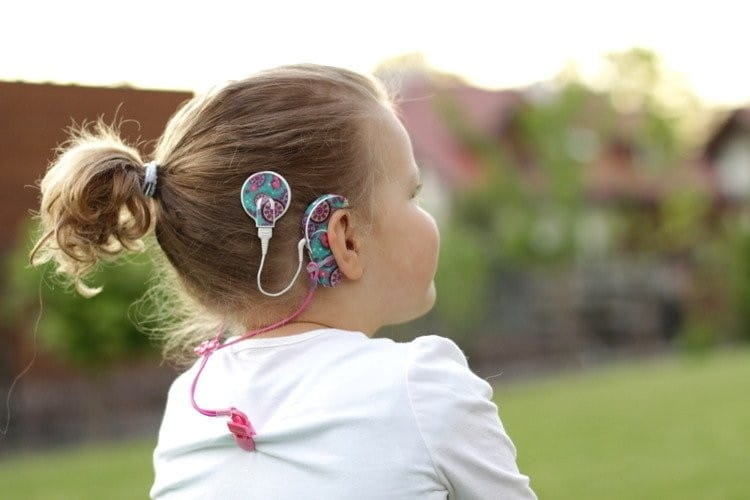 Zawieszka na jeden procesor mowy lub aparat słuchowy - łapa (klips przeźroczysty)