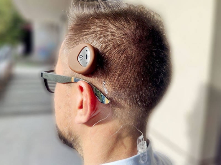 Silikonowe etui ochronne na procesor Cochlear Kanso 2 - brązowy